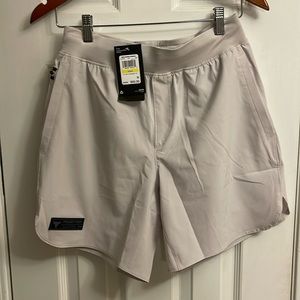 NWT Men’s UA Project Rock Unstoppable Shorts, Light Grey/Stone, Size M